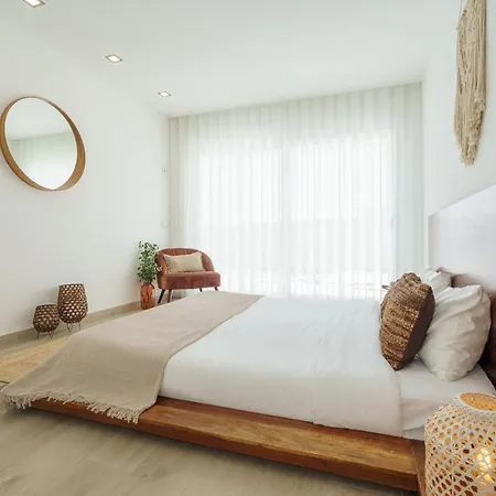 With Ocean View לוריניה