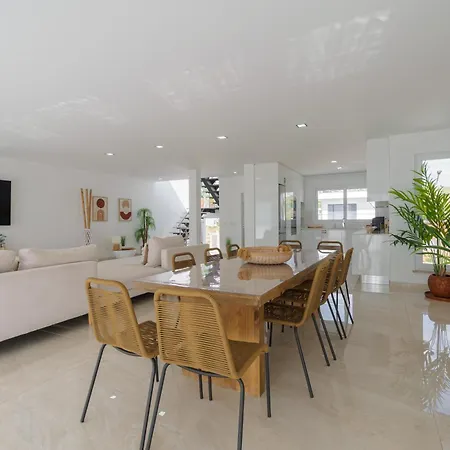 With Ocean View וילה *