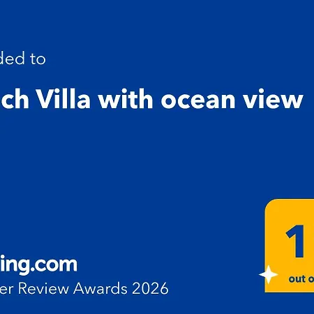 With Ocean View וילה